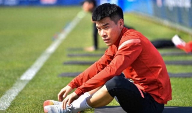 开云体育网址-意外！他可能成大连英博本赛季首位主力难保的功勋球员，引发热议|宋岳|李昂|中卫|保级|于根伟_新浪体育_新浪新闻