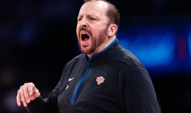 开云体育官网-2届最佳教练锡伯杜准备出山 尼克斯如今风声鹤唳他想回归吗？